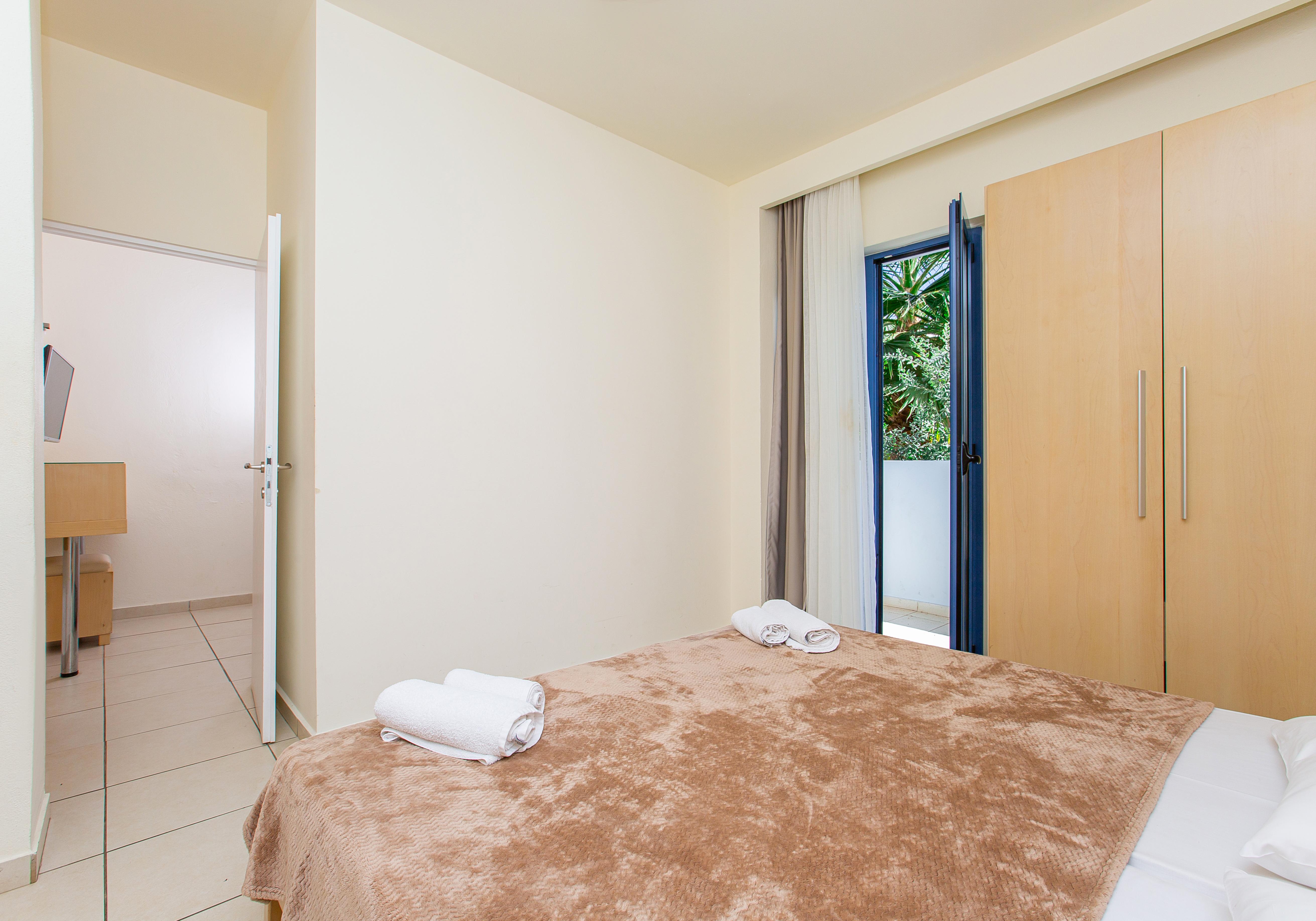 Hermes Hotel Malia ภายนอก รูปภาพ