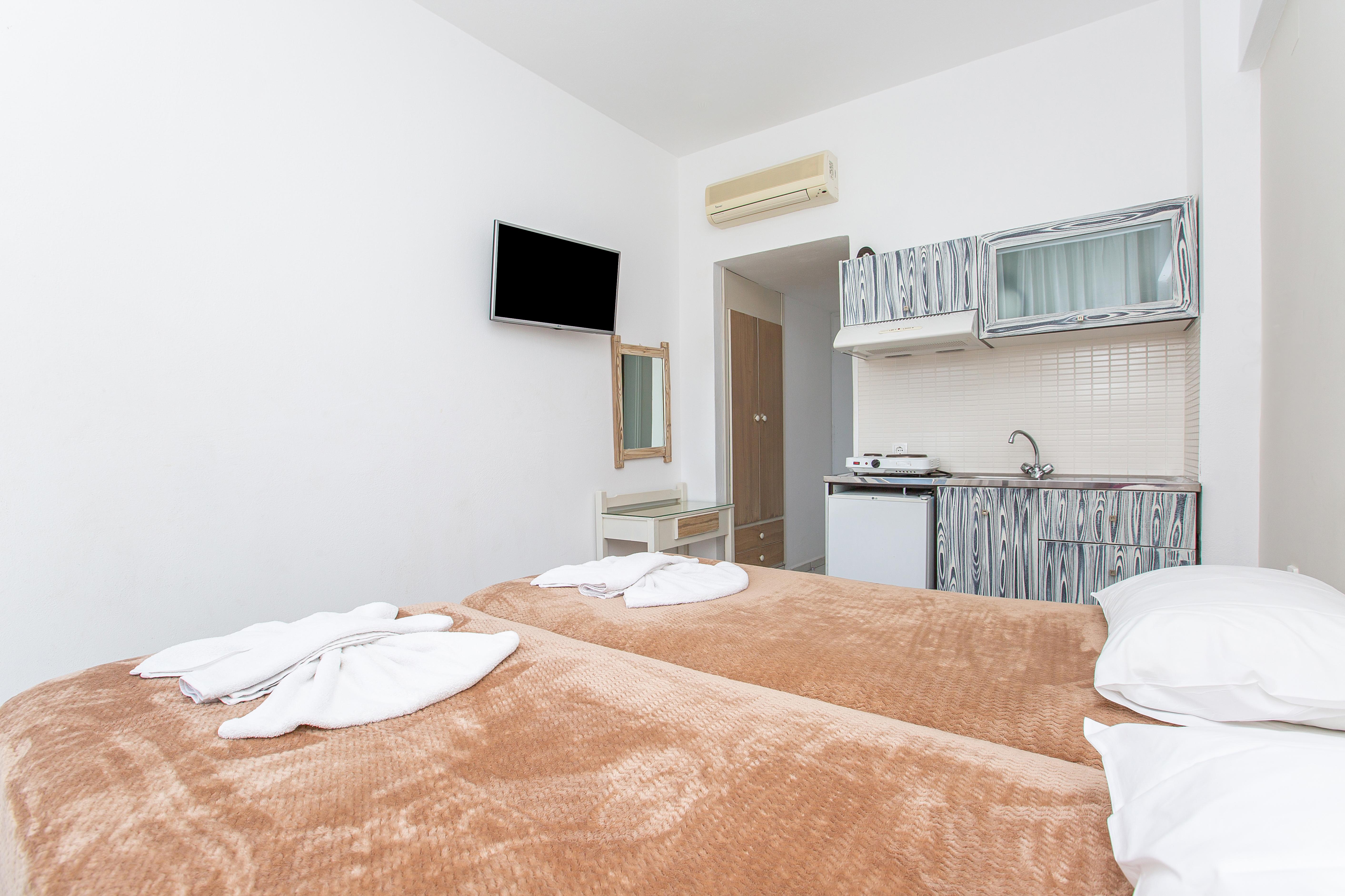 Hermes Hotel Malia ภายนอก รูปภาพ